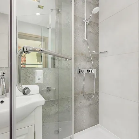 Nowoczesne I Stylowe W Centrum Bytomia Blisko Rynku By Renters Apartment