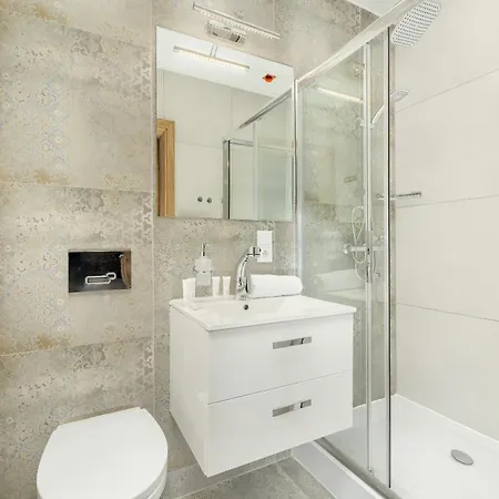 Nowoczesne I Stylowe W Centrum Bytomia Blisko Rynku By Renters Apartment *