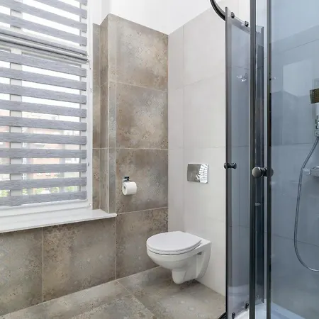 Nowoczesne I Stylowe W Centrum Bytomia Blisko Rynku By Renters Apartment Bytom