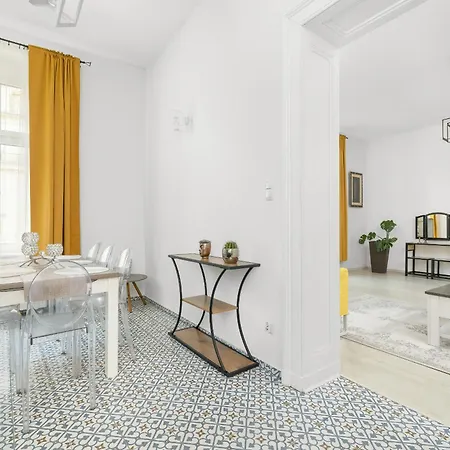 Nowoczesne I Stylowe W Centrum Bytomia Blisko Rynku By Renters * Bytom