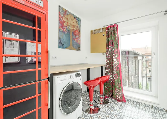 Nowoczesne I Stylowe W Centrum Bytomia Blisko Rynku By Renters * ביטום