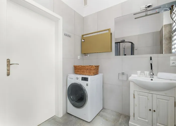 Nowoczesne I Stylowe W Centrum Bytomia Blisko Rynku By Renters Διαμέρισμα